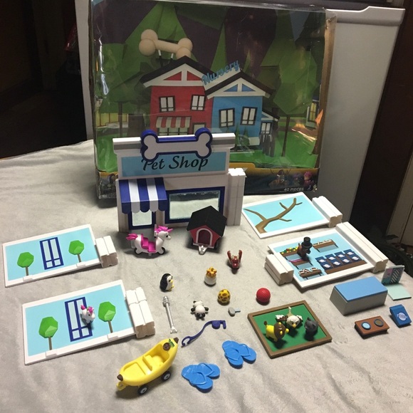 Roblox Celebrity Collection - Adopt Me: Pet Store Deluxe Playset - Picture 1 of 6